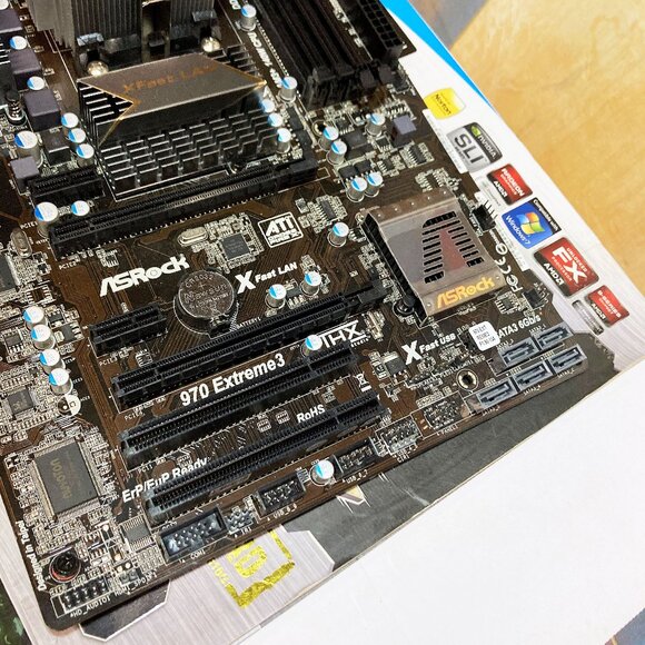 ASROCK 970 EXTREME3 R2.0 AM3+ MOTHERBOARD ATX DDR3 AMD FX UEFI SECURE BOOT - Picture 3 of 11